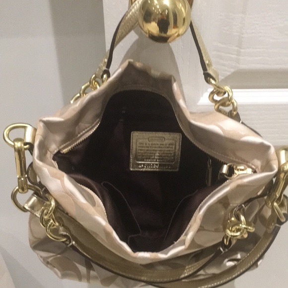Gold Coach purse - Picture 2 of 2